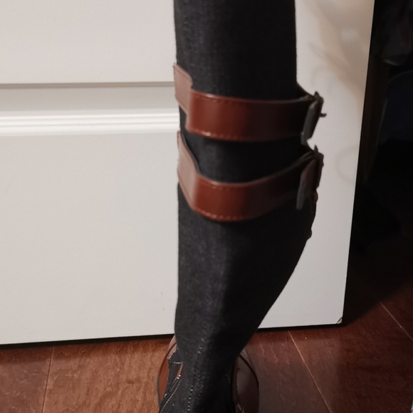 NEW 2 colored-boots - Picture 3 of 5